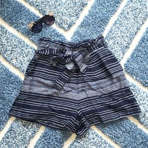 VERSONA Striped shorts
